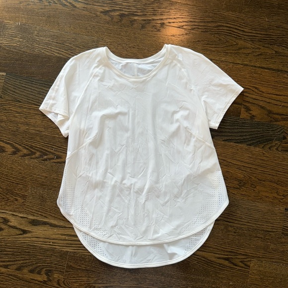 Lululemon t shirt - Picture 1 of 2